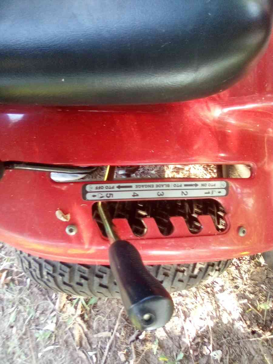 Yard machine lawnmower - Enid, Oklahoma - FleaMarketBay