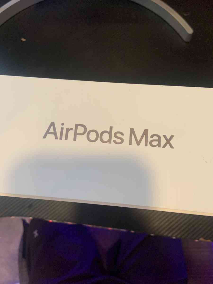 AirPod max - Everett, Washington - FleaMarketBay