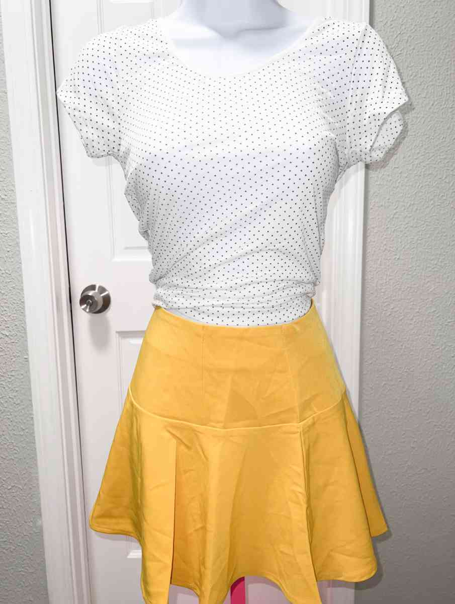 Yellow Skirt - Houston, Texas - FleaMarketBay