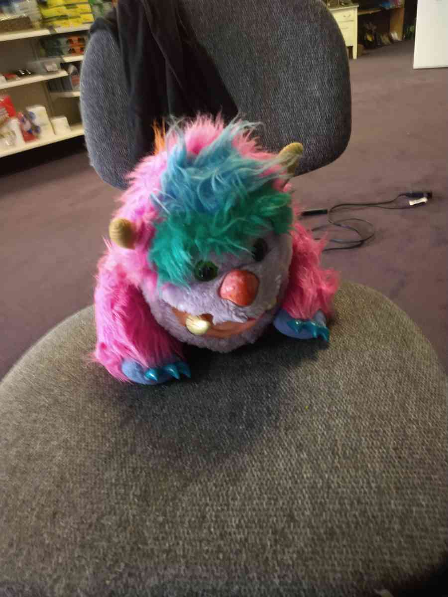 little bit of everything clothes  dishes antiques what knots - Toccoa, Georgia - FleaMarketBay