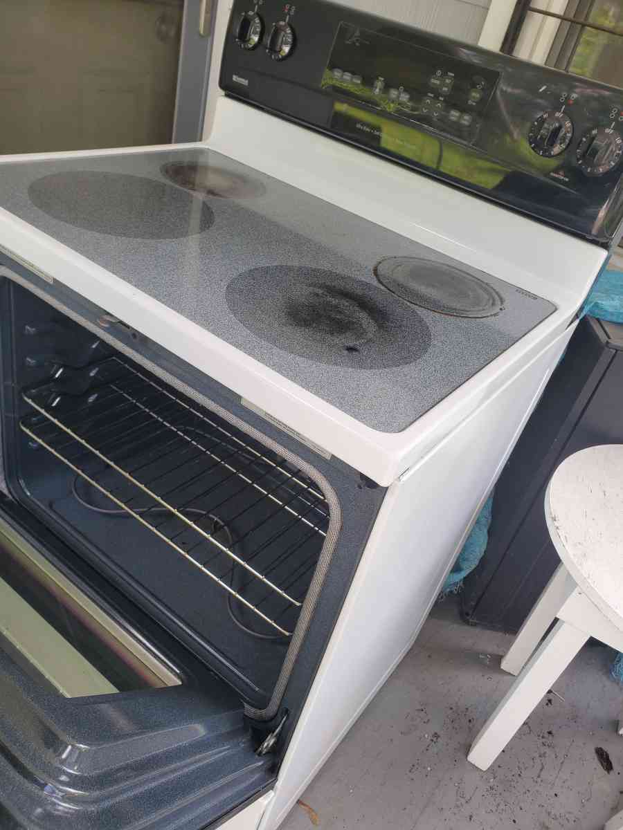 Electric Stove - Cleveland, Ohio - FleaMarketBay