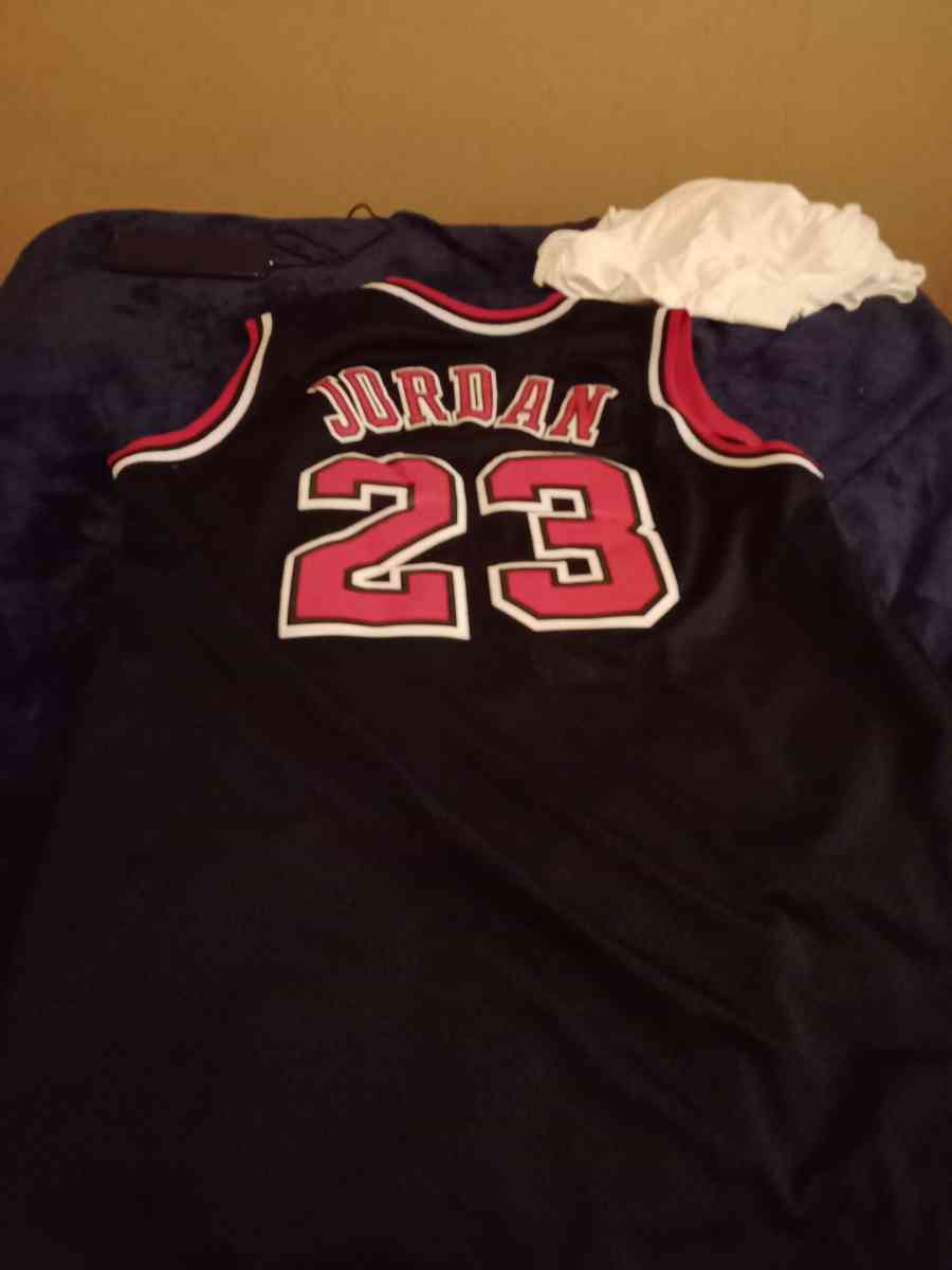 Michael Jordan jersey XL - Detroit, Michigan - FleaMarketBay
