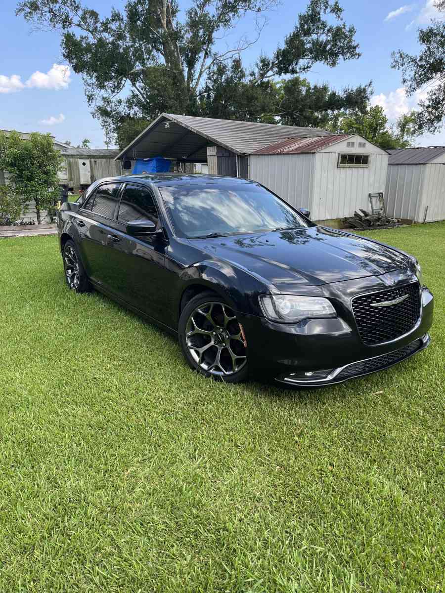 Chrysler 300 - Houma, Louisiana - FleaMarketBay