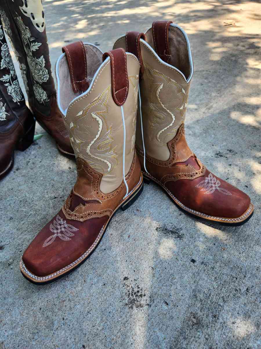 mens boots - Muskogee, Oklahoma - FleaMarketBay