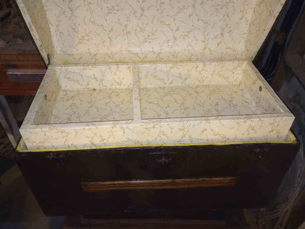 chest - Conroe, Texas - FleaMarketBay