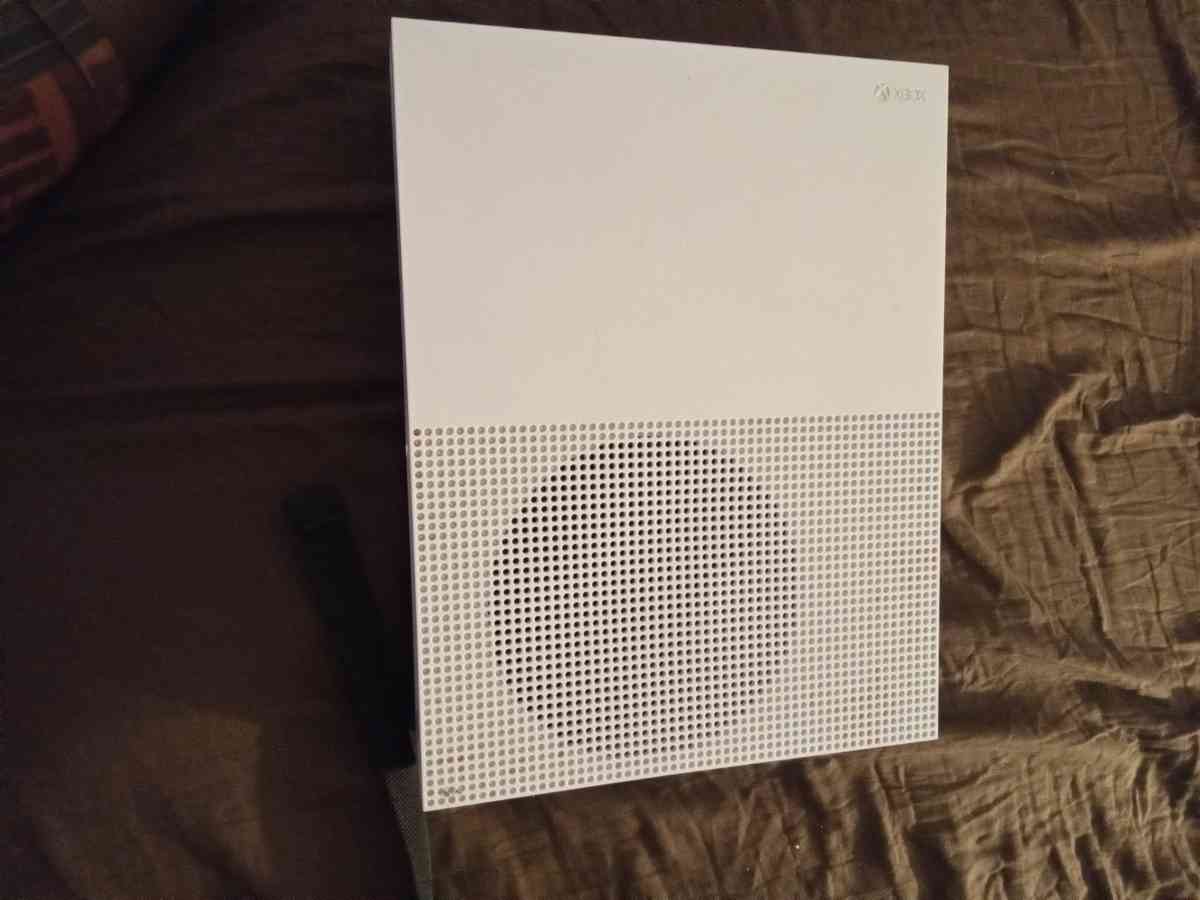 XBOX ONE S - Elgin, Illinois - FleaMarketBay