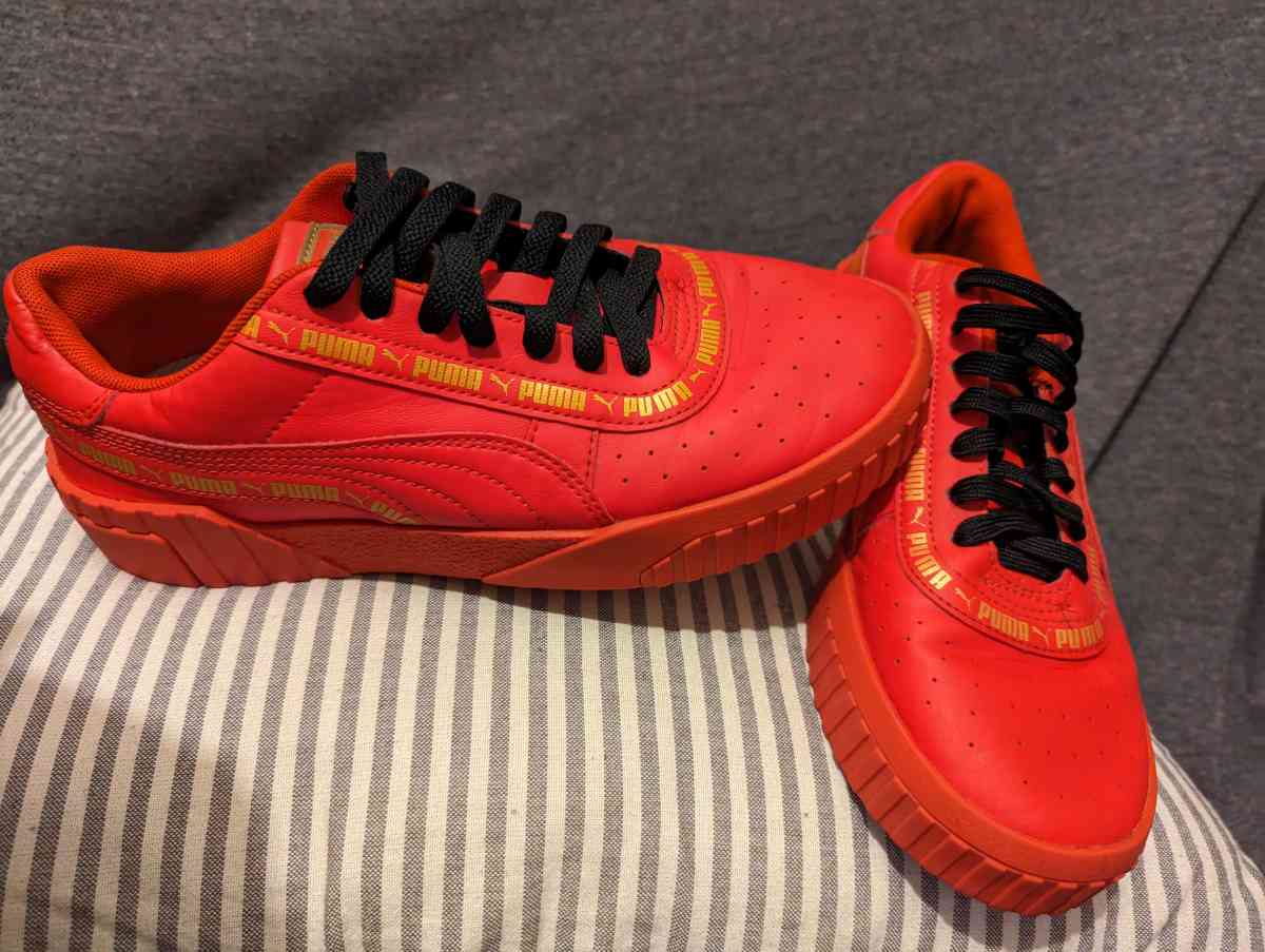 Puma Sneakers - Muncie, Indiana - FleaMarketBay