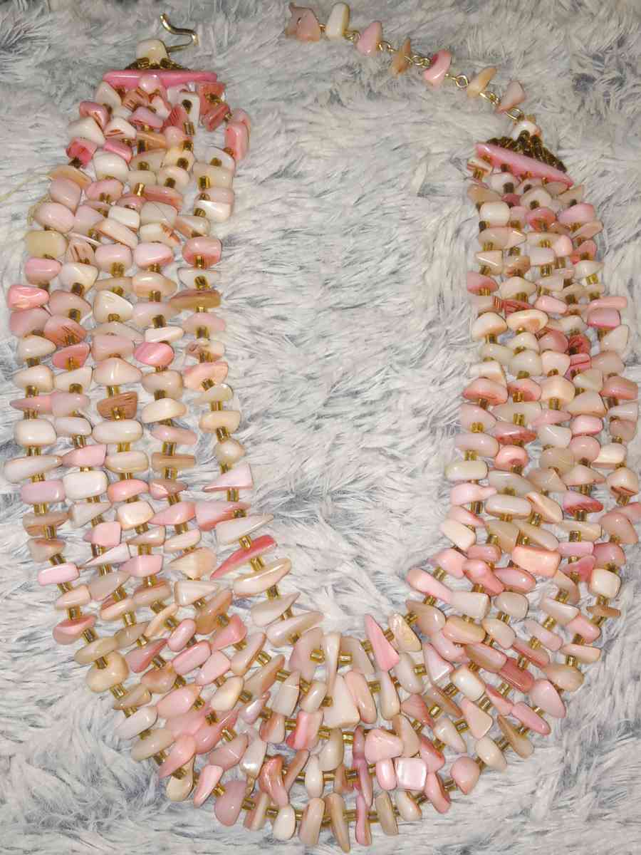 NECKLACE SET ill match bracelet with 2 pair earring - Indianola, Iowa