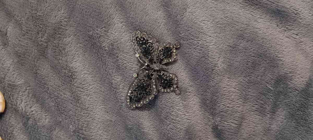 Hair Barrett - Advent, West Virginia - FleaMarketBay