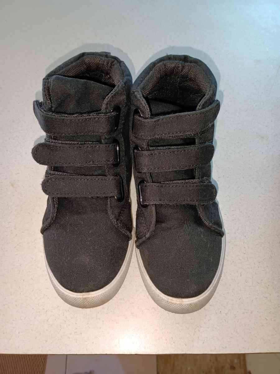 kids shoes - Wesley Chapel, Florida