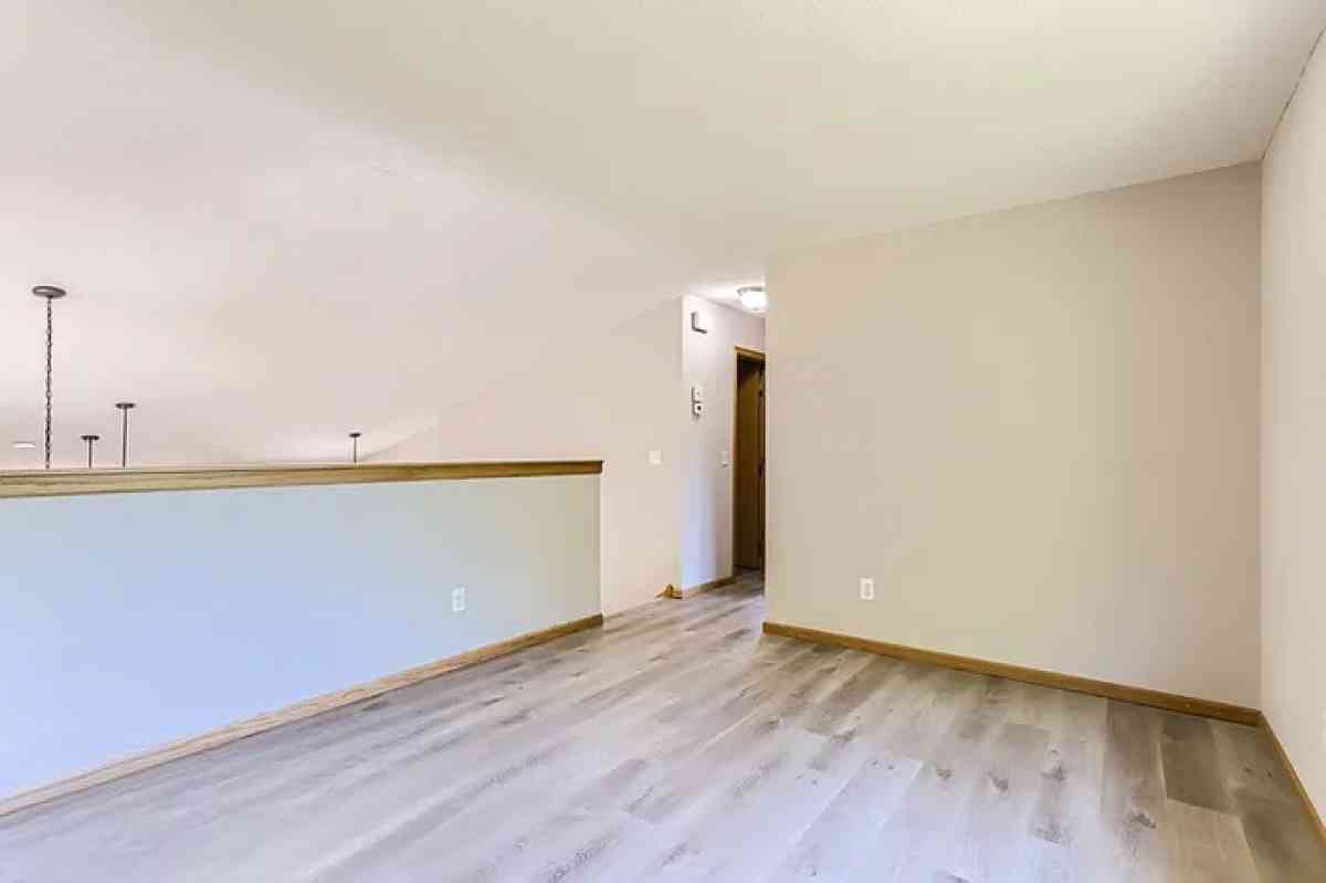 Beautiful single family housing - Minneapolis, Minnesota - FleaMarketBay