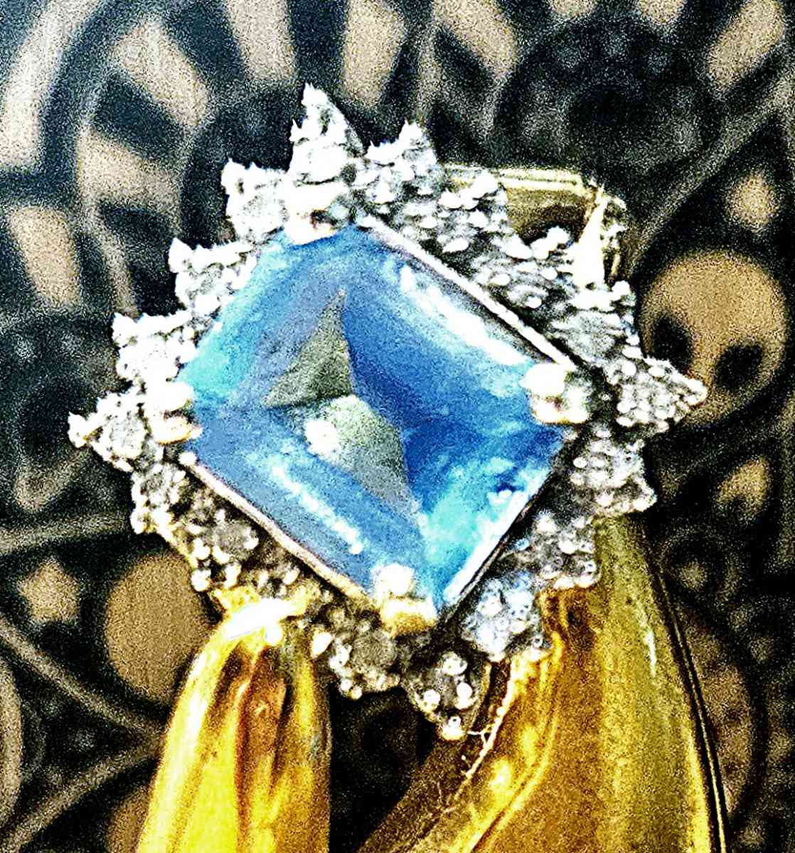 blue topaz 10k gold ring - Spartanburg, South Carolina - FleaMarketBay