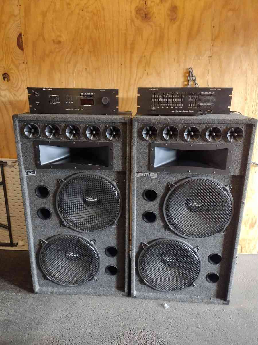 two Gemini MB speakers with equipment - Anaheim, California - FleaMarketBay