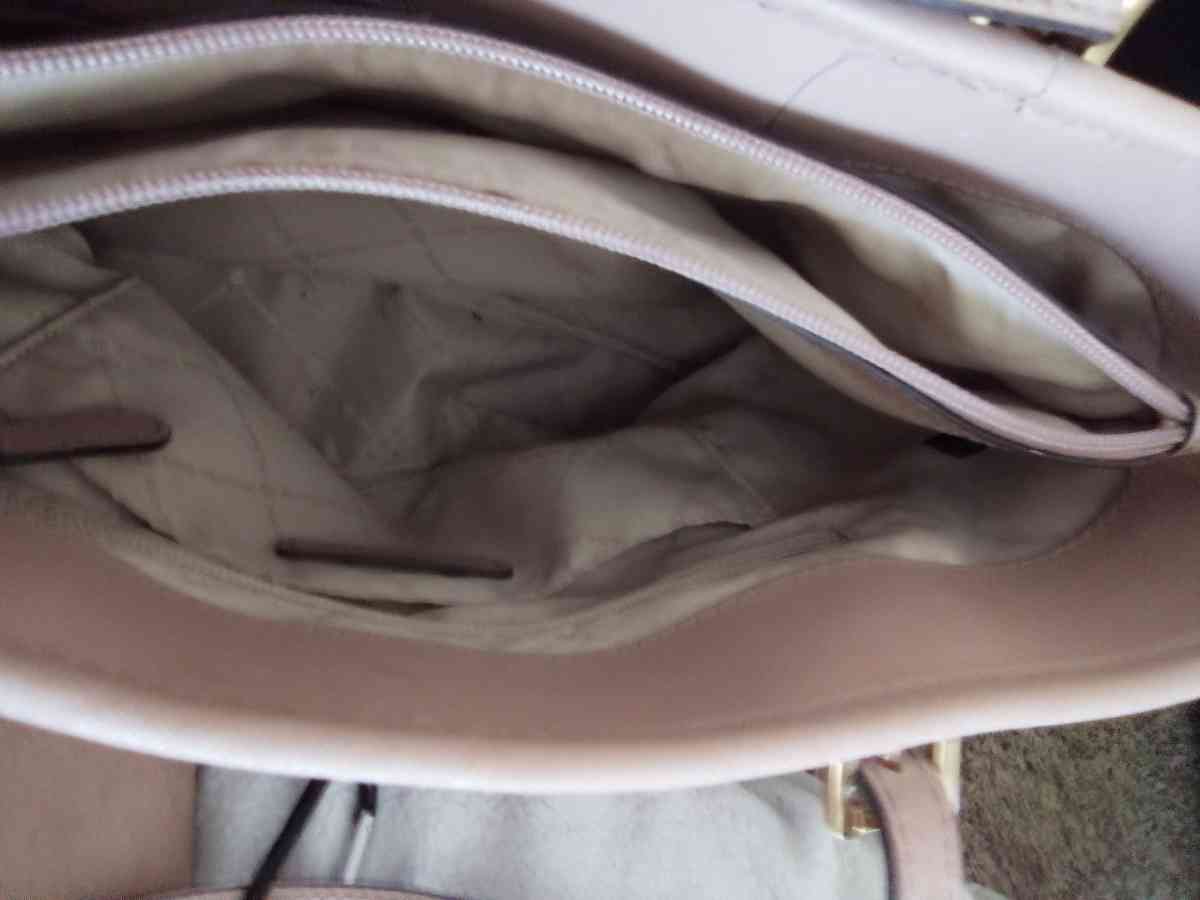 Michael kors - Fort Worth, Texas - FleaMarketBay