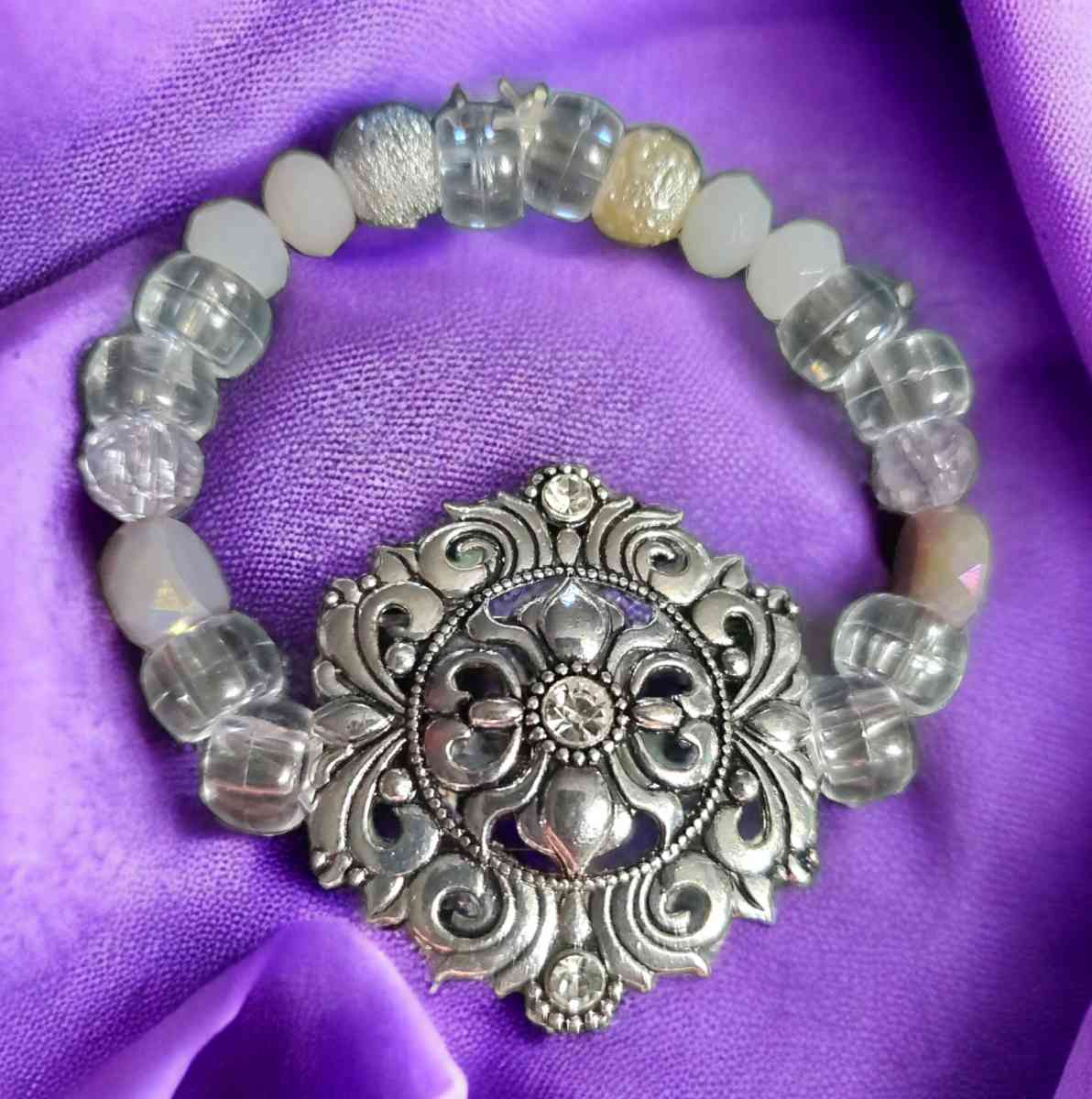 Glass Bead Necklace Bracelet and Earring Set - Youngsville, Louisiana - FleaMarketBay