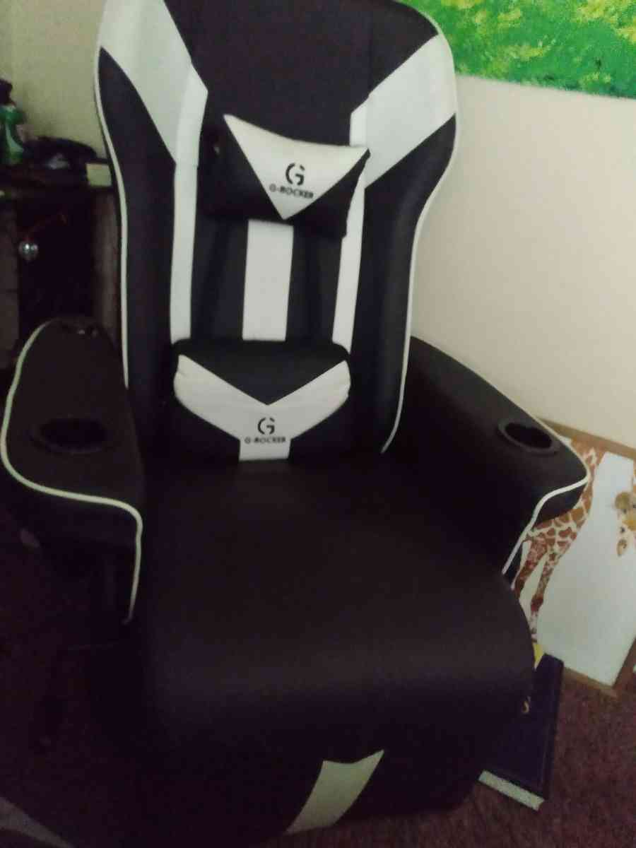 gaming chair - Ventura, California