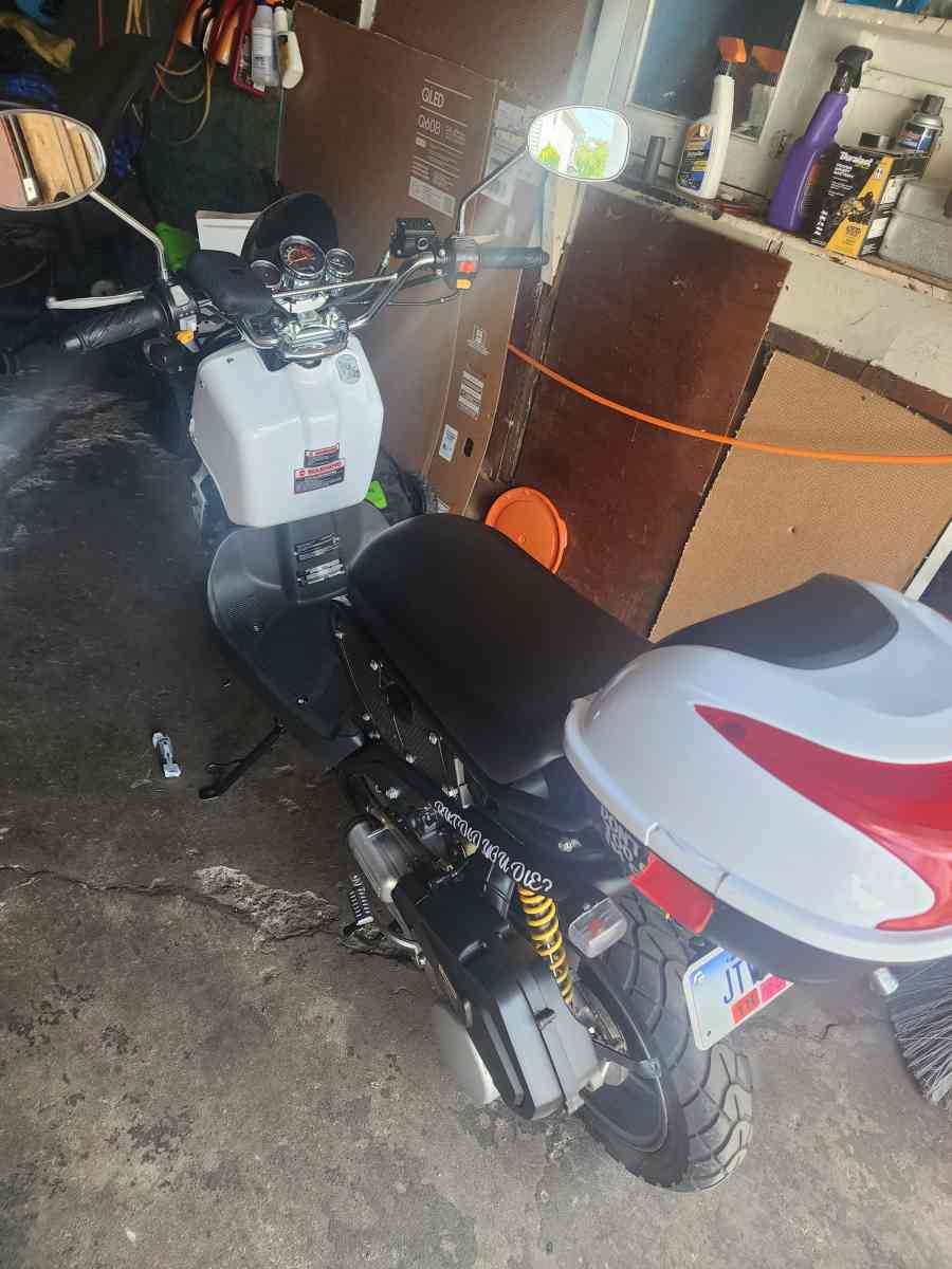 2022 rokt roketa - Cleveland, Ohio - FleaMarketBay