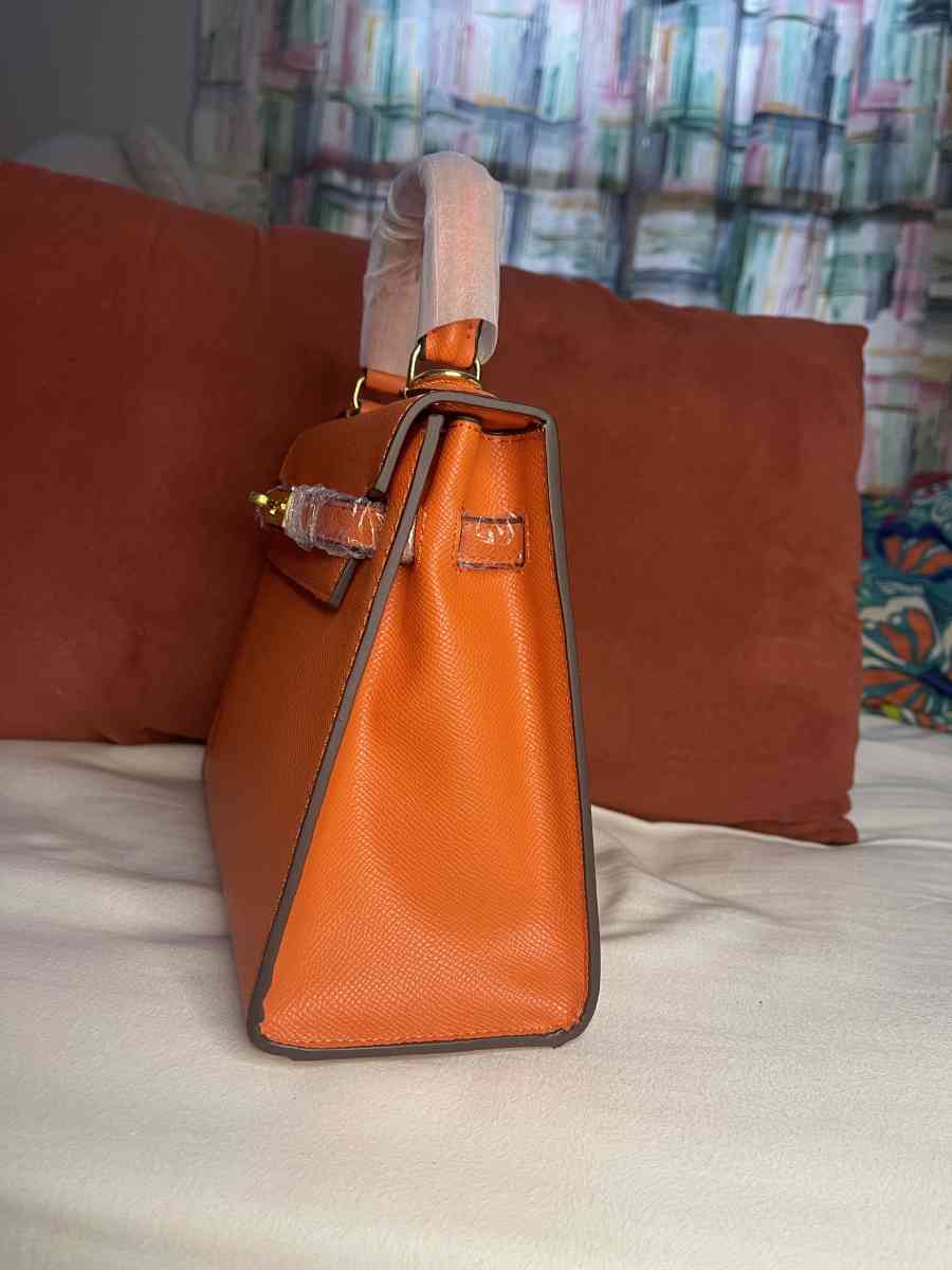 Hermes - Virginia Beach, Virginia - FleaMarketBay