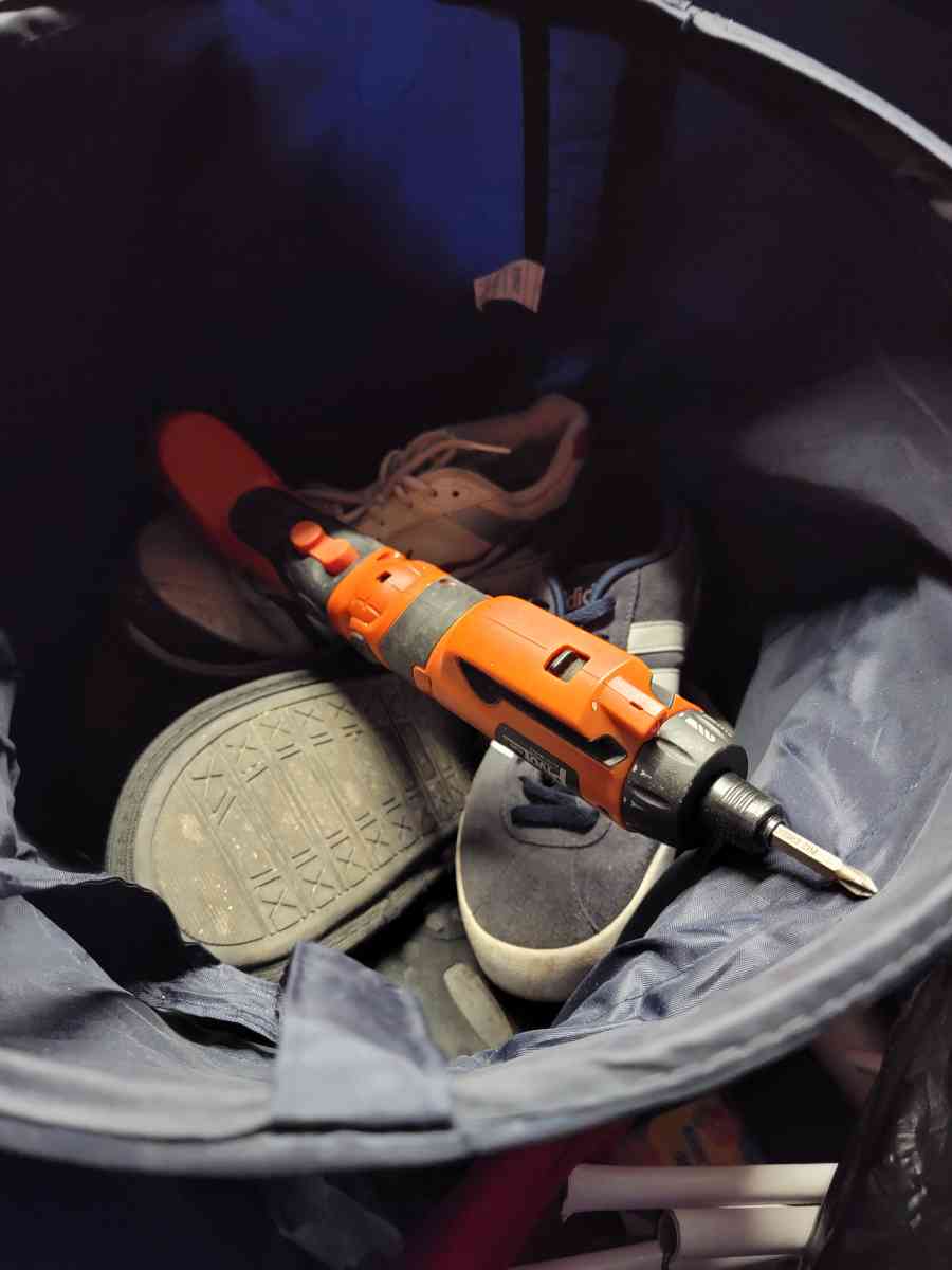 Furniture Mens clothes mens footwear cot to on - Milford, New Hampshire - FleaMarketBay