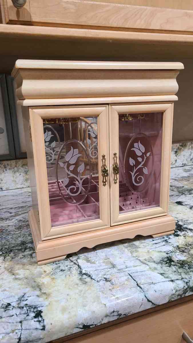 jewelry box - Foley, Alabama