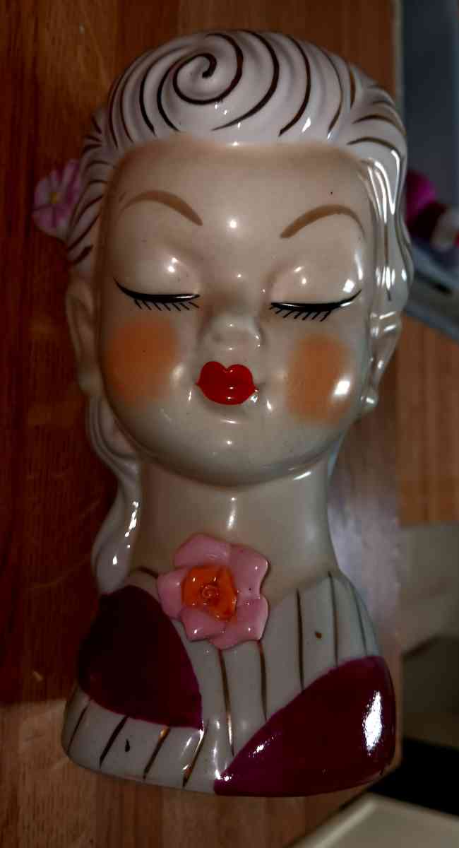 vintage 13 in porcelain painted female beauty head - Altamonte Springs, Florida - FleaMarketBay