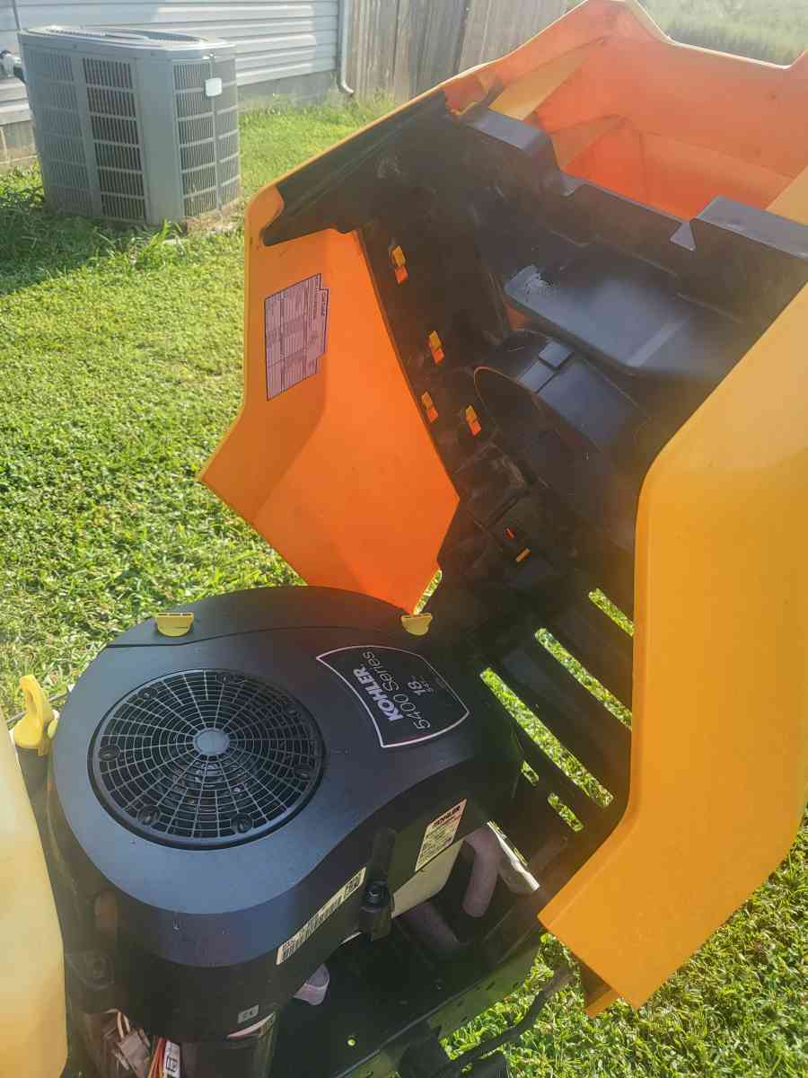 cub cadet riding  lawn mower - Bowling Green, Kentucky - FleaMarketBay