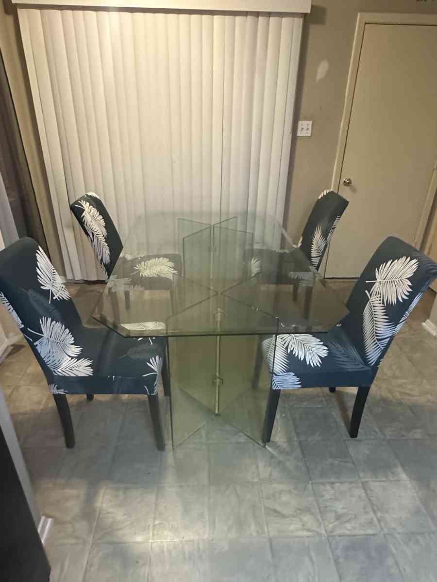 glass table for sale 50 dollars must go yo day - Houston, Texas