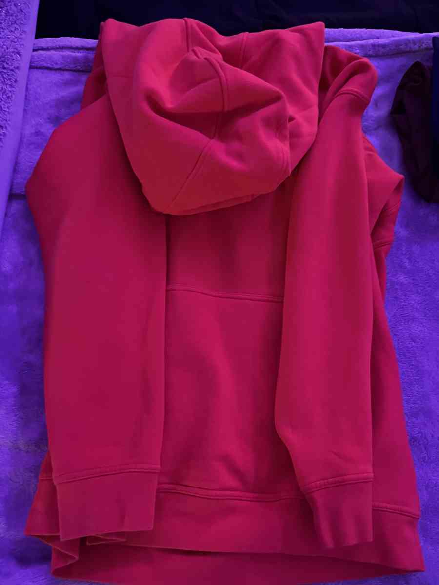 Lululemon sweatshirt - Phoenix, Arizona - FleaMarketBay