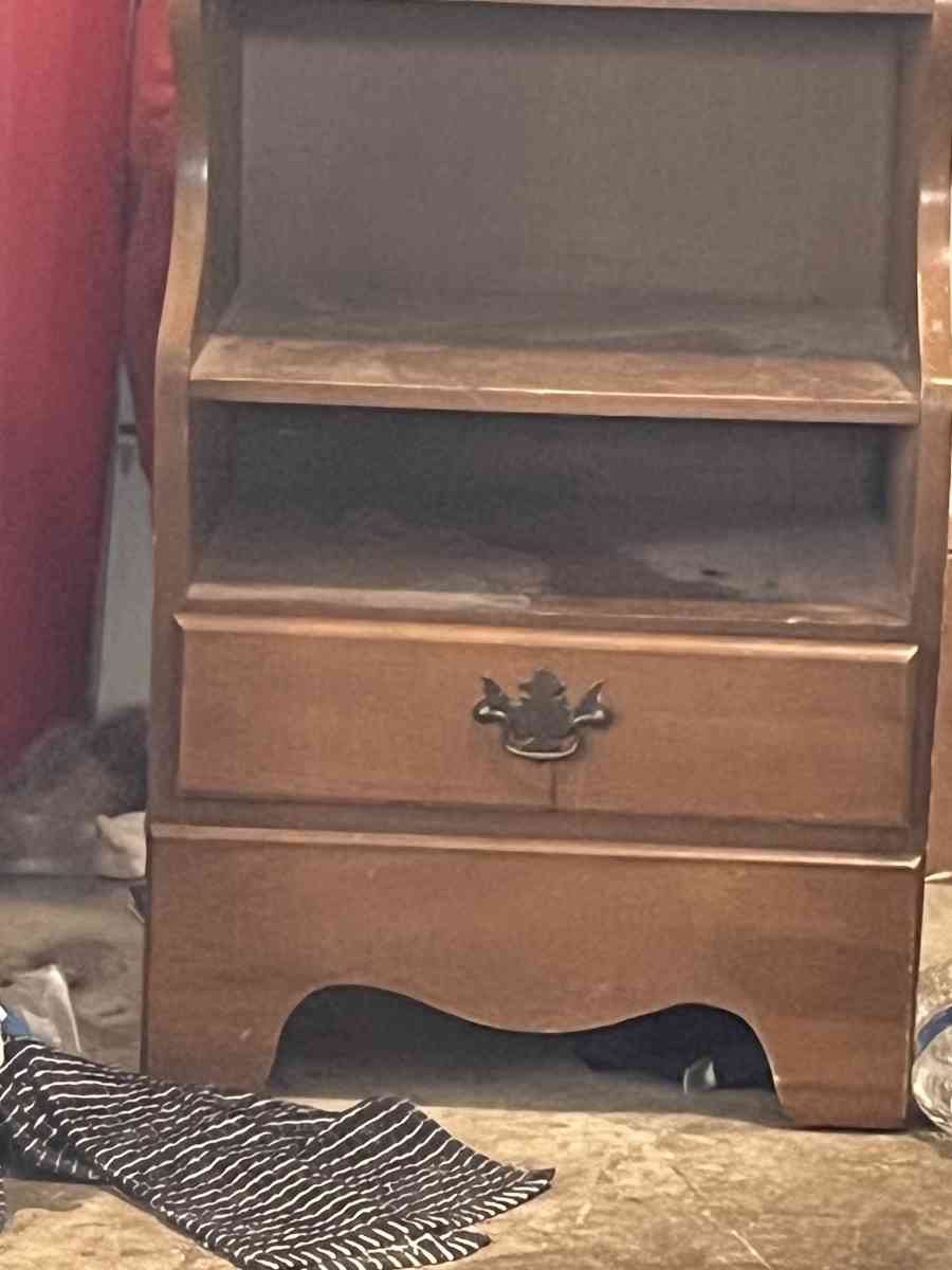 bedside table - Mesa, Arizona