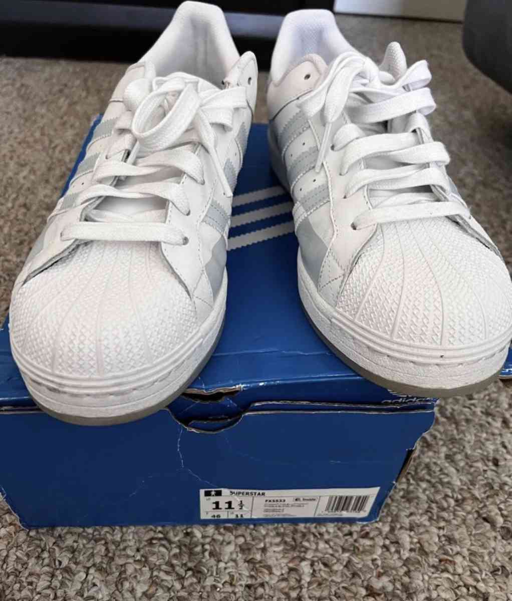 Addias shell top - Dedham, Massachusetts