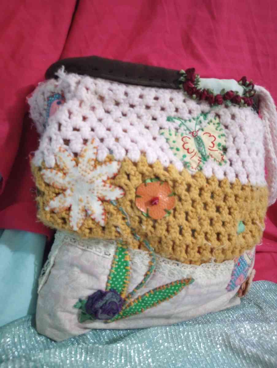Vintage Style Crocheted Purse - Alamosa, Colorado - FleaMarketBay