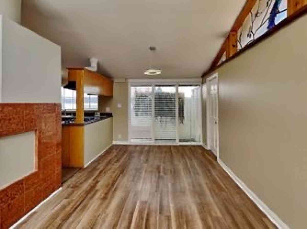 AMAZING FAMILY HOME NOW ON MARKET - Woodland Hills, California - FleaMarketBay