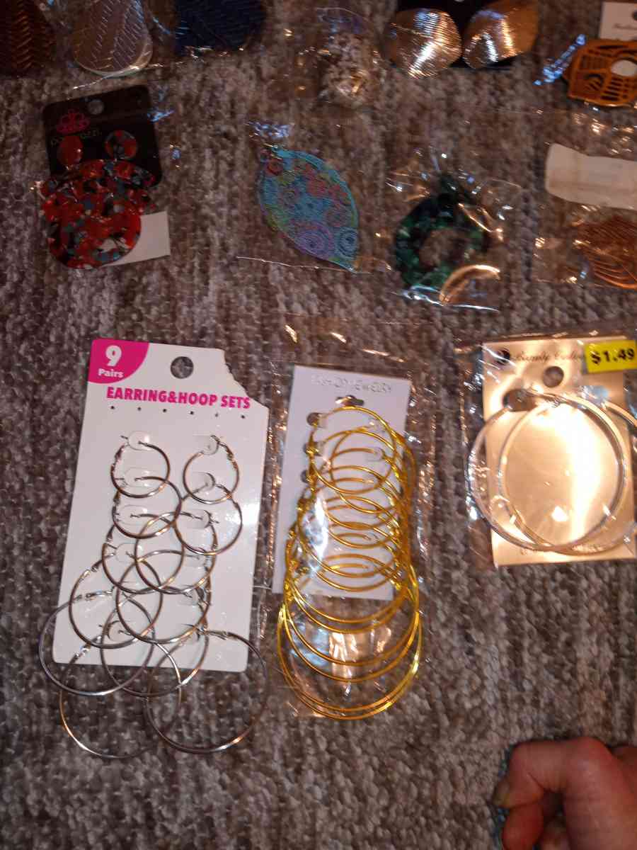62 pairs of various brands of earrings they are all NIP - Broseley, Missouri - FleaMarketBay