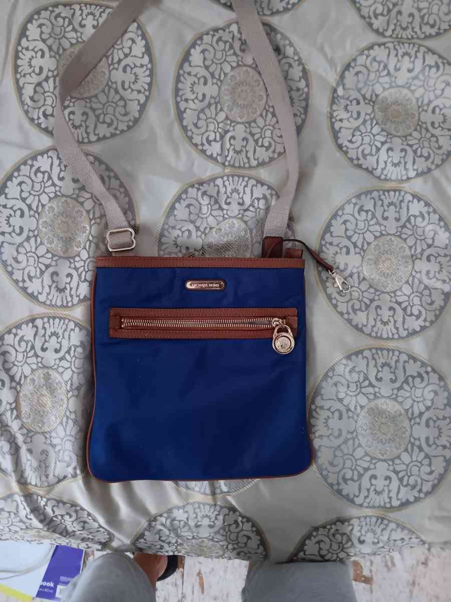 Michael Kors Crossbody Bag - Lubbock, Texas