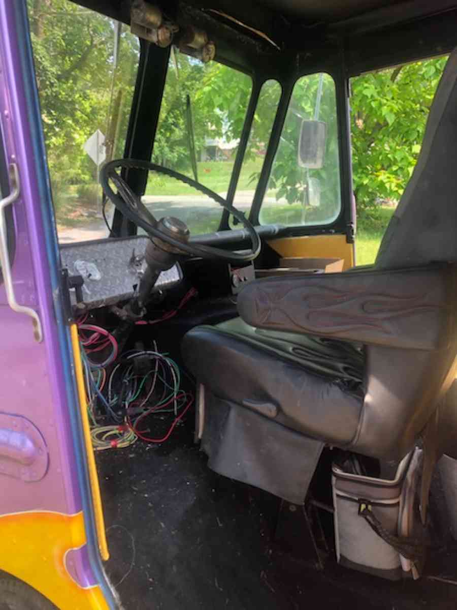 1967 Grumman Box Truck - Indiana, Pennsylvania - FleaMarketBay