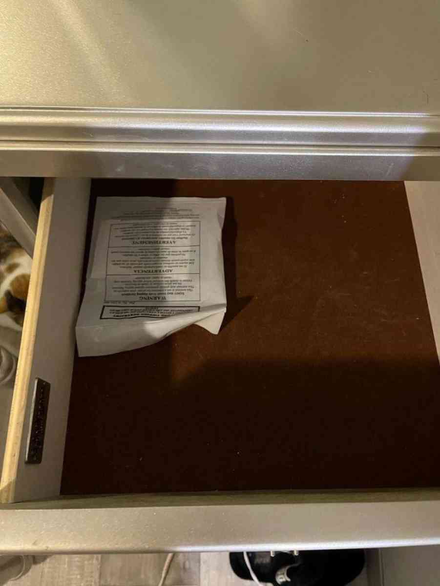 Sofia vergara vanity - Spring Branch, Texas - FleaMarketBay