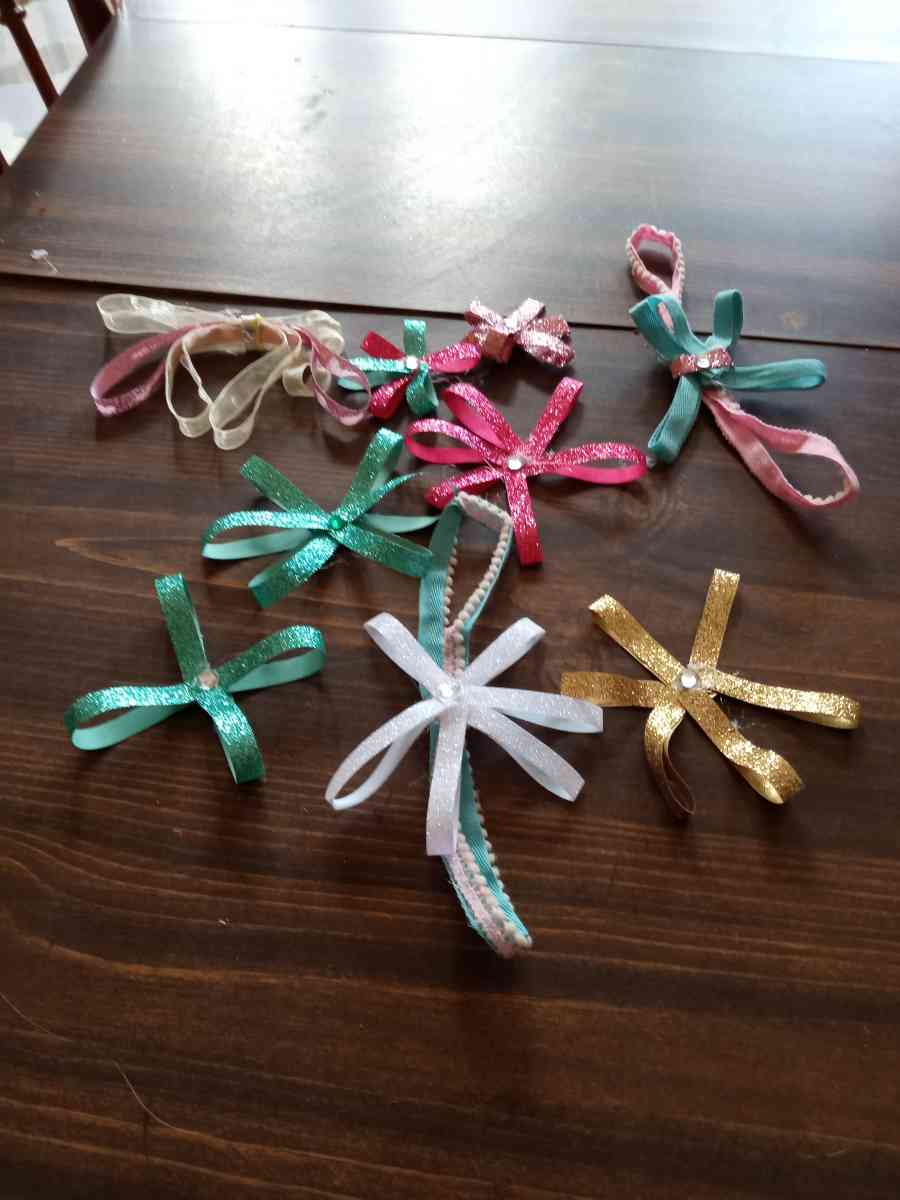 ribbon and fabric and leather hair or gift bows - Tahlequah, Oklahoma - FleaMarketBay