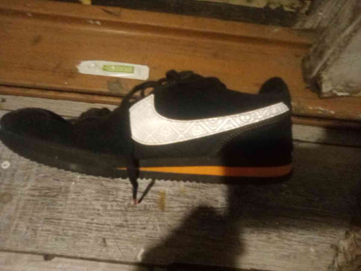 shoes - Alton, Illinois - FleaMarketBay