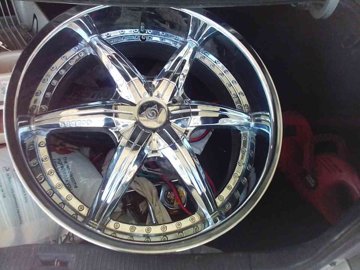 22inch universal rims - Cutler, California - FleaMarketBay