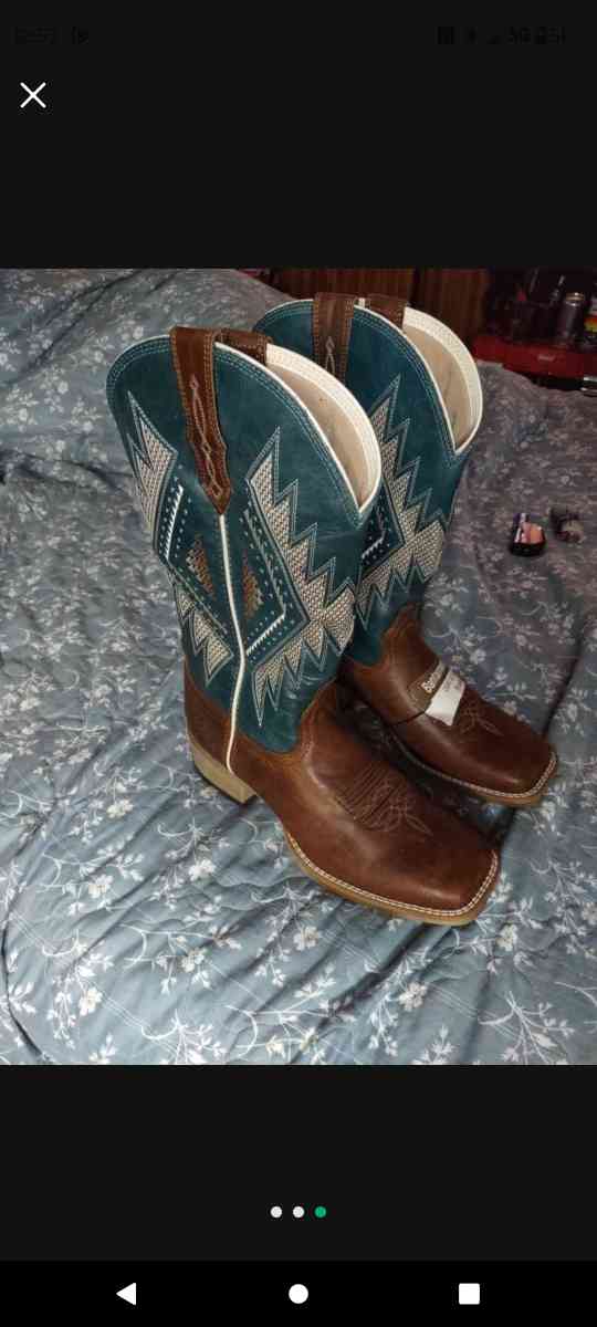 Ariat cowboy boots WOMENS - Beaumont, California - FleaMarketBay