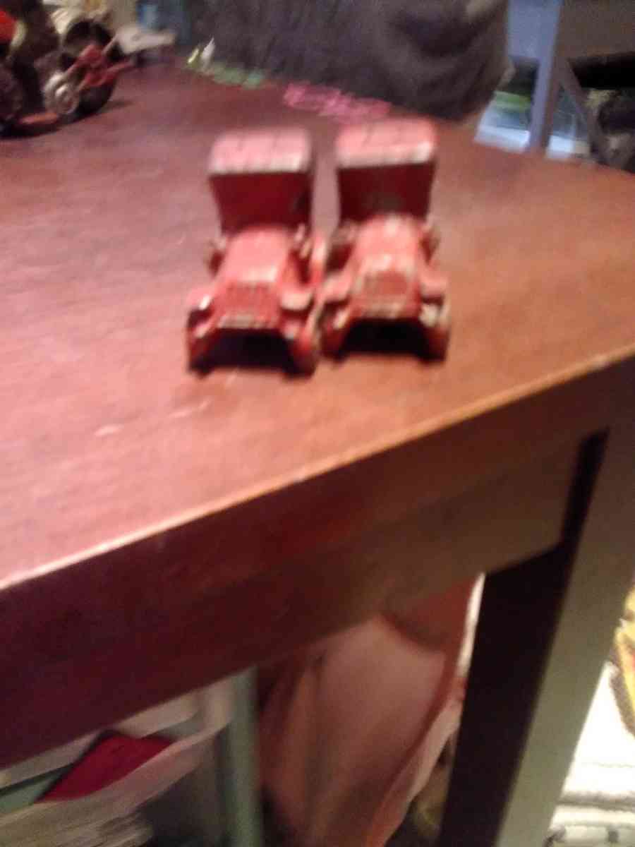 vintage red metal car salt and pepper shakers - Saint Petersburg, Florida