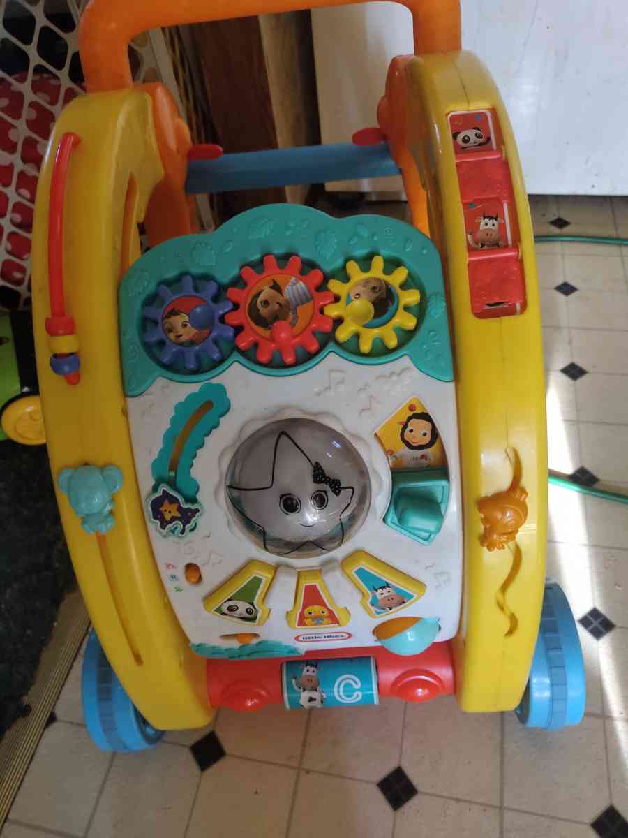 light up musical walker - Mount Pleasant, Michigan