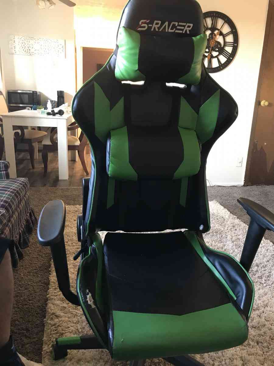 S racer gamer chair - Hamilton, Ohio - FleaMarketBay