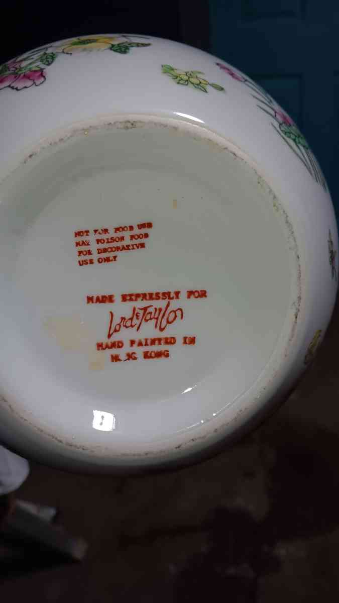 lord and Taylor hanpainted vase - Montgomery, Alabama