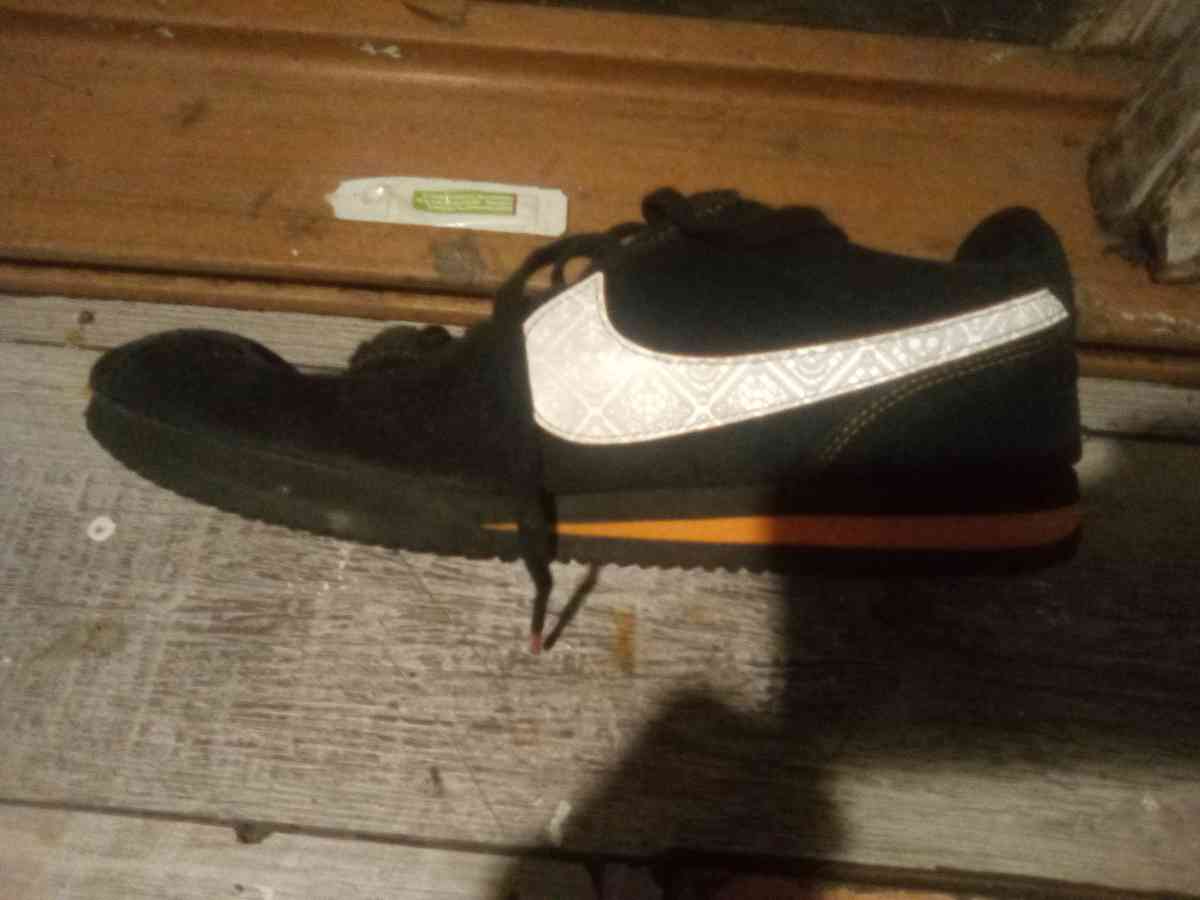 shoes - Alton, Illinois - FleaMarketBay