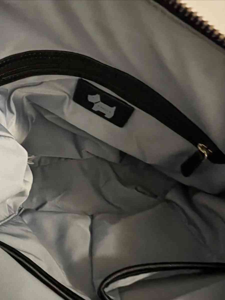 Radley Messenger Crossbody PreOwned - Dedham, Massachusetts - FleaMarketBay