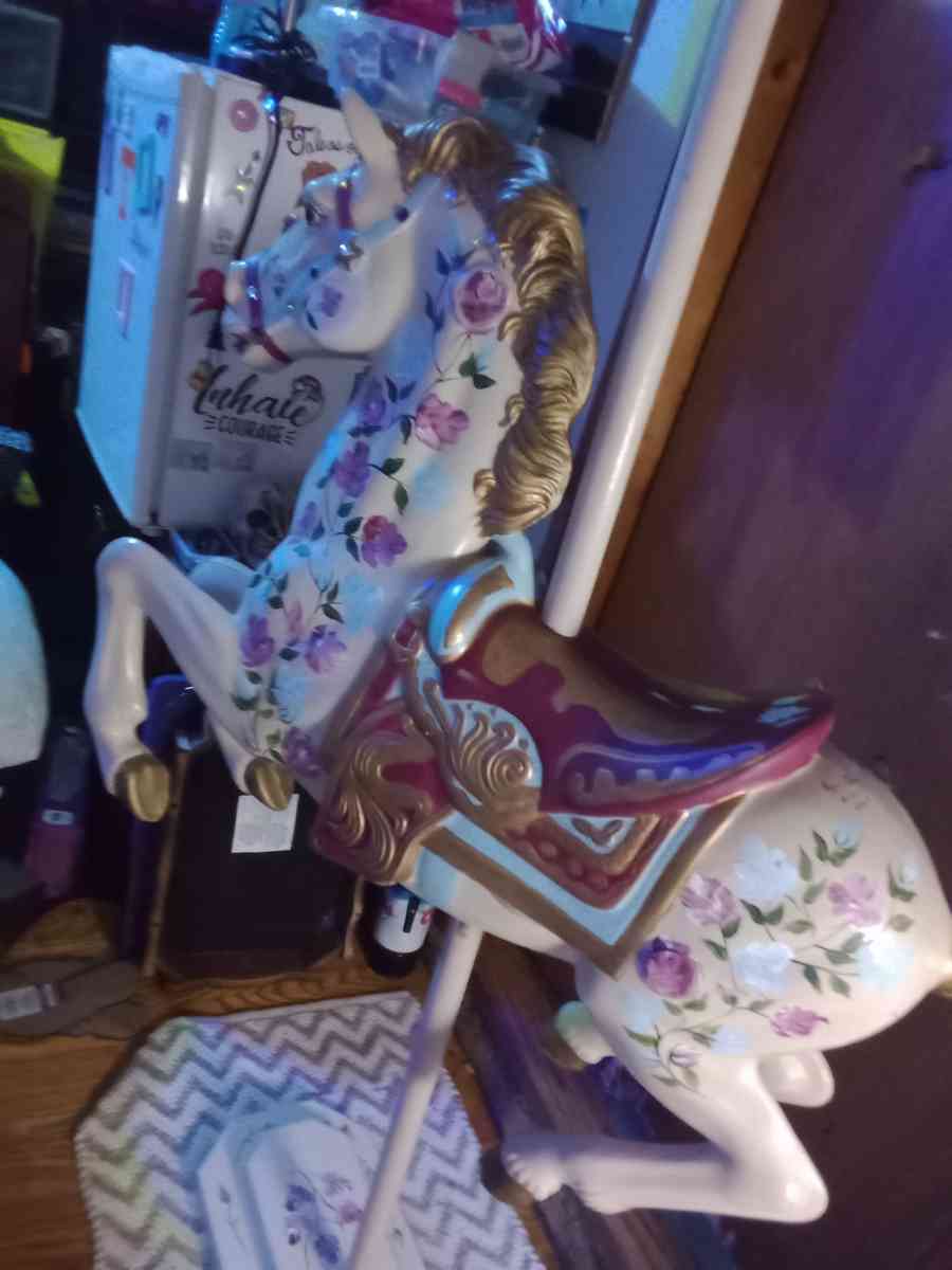 beautiful antique hand painted horse - Knoxville, Tennessee - FleaMarketBay