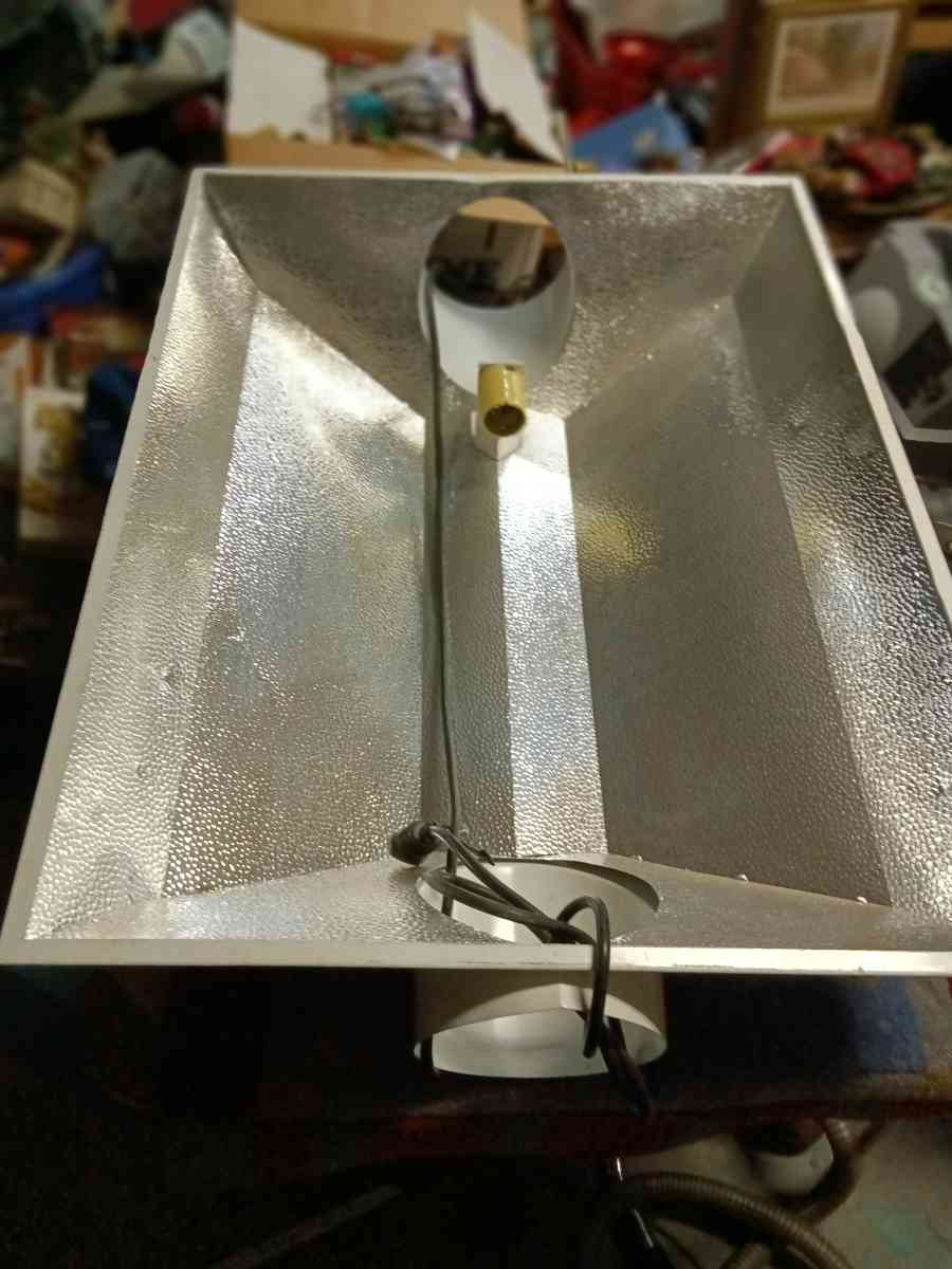 grow lights - Redding, California - FleaMarketBay