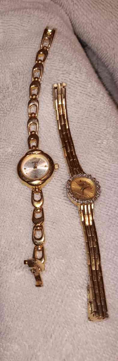 2 woman watches Pulsar and Relic - Wichita, Kansas