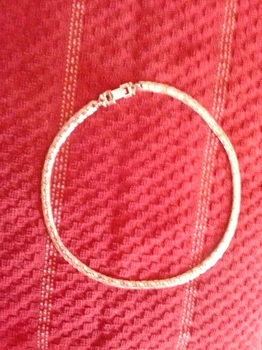 Barclays Womans Silver Tone Choker - Murrieta, California - FleaMarketBay